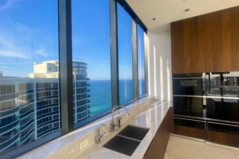 Condominio en venta en Sunny Isles Beach, Florida, 2 dormitorios, 189.71 m2 № 1135210 - foto 16