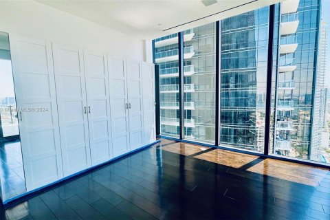 Condominio en venta en Sunny Isles Beach, Florida, 2 dormitorios, 189.71 m2 № 1135210 - foto 30