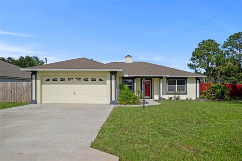 House in Palm Coast, Florida 3 bedrooms, 163.69 sq.m. № 1340854 - photo 1