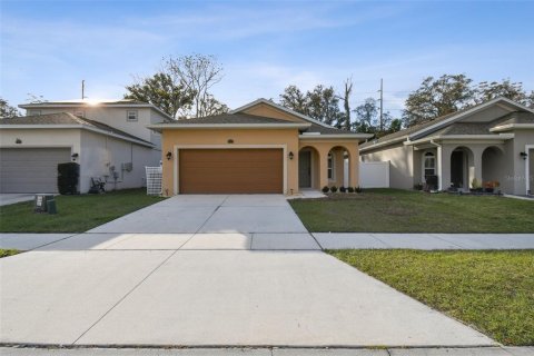 Villa ou maison à louer à Ocoee, Floride: 3 chambres, 147.9 m2 № 1357421 - photo 4