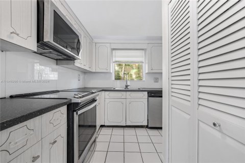 Copropriété à vendre à Boca Raton, Floride: 2 chambres, 89.19 m2 № 1332207 - photo 8