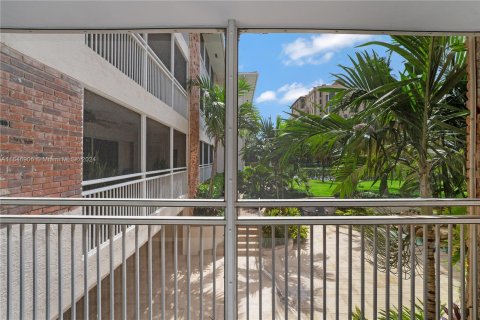 Condo in Boca Raton, Florida, 2 bedrooms  № 1332207 - photo 18