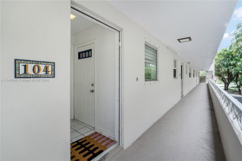 Condominio en venta en Boca Raton, Florida, 2 dormitorios, 89.19 m2 № 1332207 - foto 4