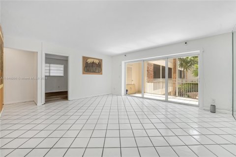 Copropriété à vendre à Boca Raton, Floride: 2 chambres, 89.19 m2 № 1332207 - photo 14