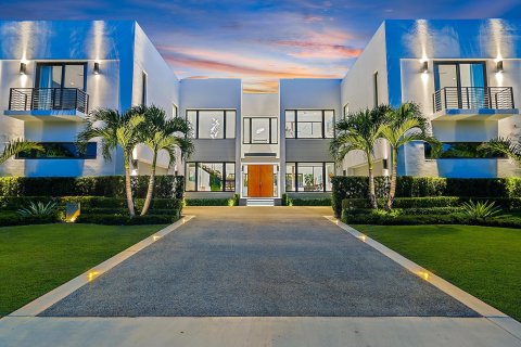 Villa ou maison à vendre à Riviera Beach, Floride: 5 chambres, 516.54 m2 № 733153 - photo 4