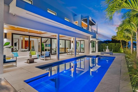 Casa en venta en Riviera Beach, Florida, 5 dormitorios, 516.54 m2 № 733153 - foto 3