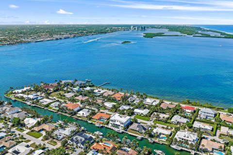 Villa ou maison à vendre à Riviera Beach, Floride: 5 chambres, 516.54 m2 № 733153 - photo 6