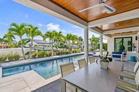 Villa ou maison à vendre à Riviera Beach, Floride: 5 chambres, 516.54 m2 № 733153 - photo 15
