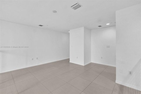 Condominio en venta en Miami, Florida, 1 dormitorio, 104.79 m2 № 965110 - foto 9