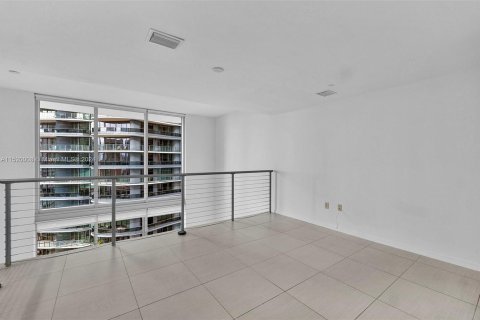 Condominio en venta en Miami, Florida, 1 dormitorio, 104.79 m2 № 965110 - foto 7