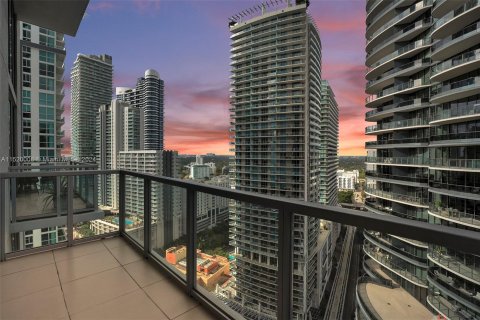 Condominio en venta en Miami, Florida, 1 dormitorio, 104.79 m2 № 965110 - foto 26