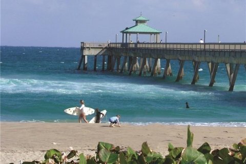 Condo in Deerfield Beach, Florida, 1 bedroom  № 1141352 - photo 1