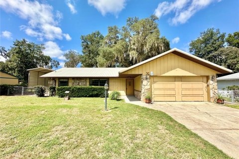 Villa ou maison à vendre à Ocala, Floride: 2 chambres, 116.69 m2 № 1341960 - photo 1