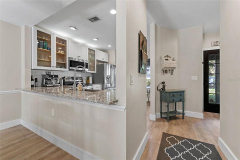 Copropriété à vendre à Tampa, Floride: 2 chambres, 119.47 m2 № 1341924 - photo 2