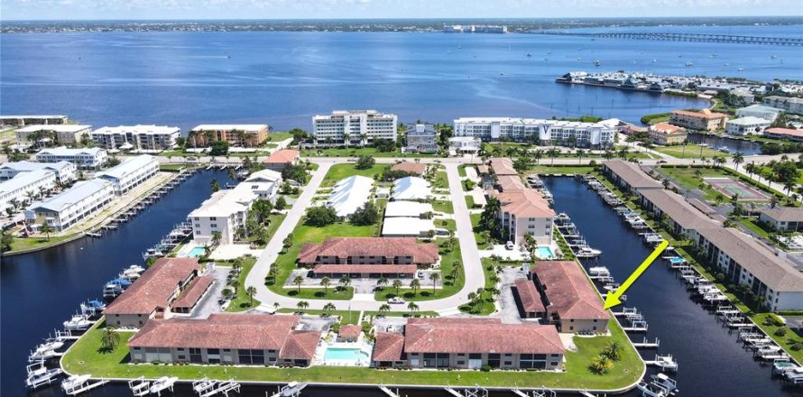 Condo in Punta Gorda, Florida, 3 bedrooms  № 1297923