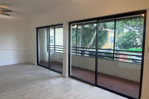 Copropriété à vendre à Miramar, Floride: 2 chambres, 92.9 m2 № 1399554 - photo 3