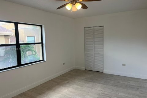 Condo in Miramar, Florida, 2 bedrooms  № 1399554 - photo 15