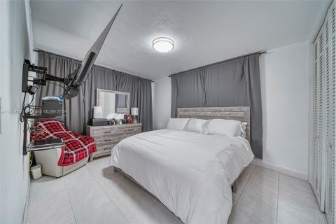 Copropriété à vendre à North Miami Beach, Floride: 1 chambre, 76.74 m2 № 1388072 - photo 5