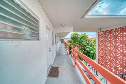 Copropriété à vendre à North Miami Beach, Floride: 1 chambre, 76.74 m2 № 1388072 - photo 14