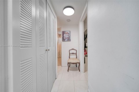 Condominio en venta en North Miami Beach, Florida, 1 dormitorio, 76.74 m2 № 1388072 - foto 8