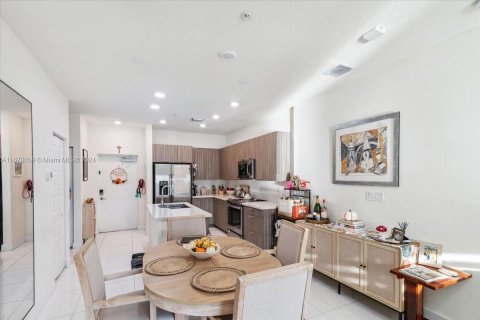 Copropriété à vendre à Doral, Floride: 2 chambres, 104.89 m2 № 1388126 - photo 7