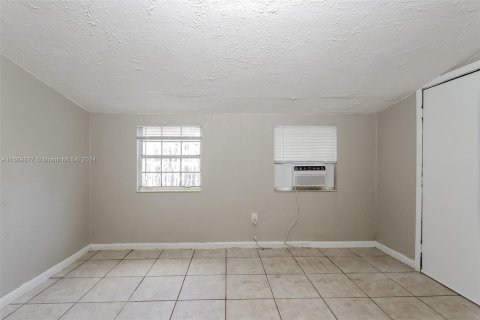 House in West Palm Beach, Florida 3 bedrooms, 98.1 sq.m. № 1388070 - photo 9