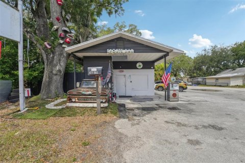 Propiedad comercial en venta en Zephyrhills, Florida, 444.72 m2 № 1243946 - foto 3