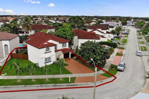 Casa en venta en Miami, Florida, 4 dormitorios, 188.96 m2 № 1404199 - foto 4