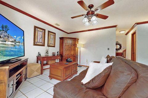 Casa en venta en Miami, Florida, 4 dormitorios, 188.96 m2 № 1404199 - foto 20