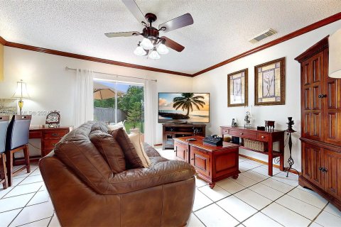 Casa en venta en Miami, Florida, 4 dormitorios, 188.96 m2 № 1404199 - foto 19