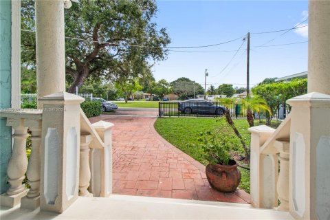 Villa ou maison à vendre à Miami, Floride: 3 chambres, 107.12 m2 № 1332293 - photo 2