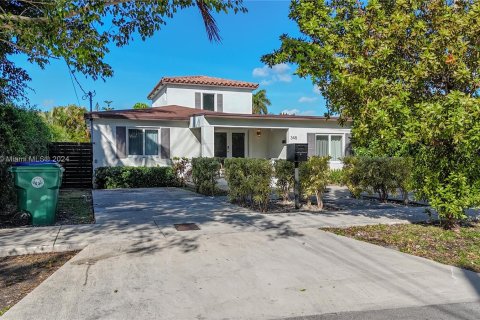 Villa ou maison à vendre à Miami, Floride: 5 chambres, 186.27 m2 № 1332265 - photo 23