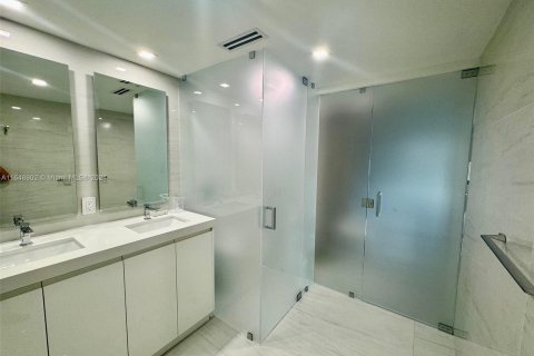 Condo in Bal Harbour, Florida, 3 bedrooms  № 1332218 - photo 29