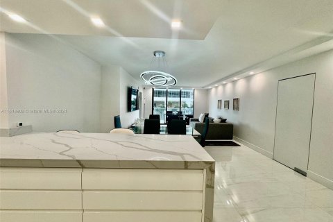 Condo in Bal Harbour, Florida, 3 bedrooms  № 1332218 - photo 8