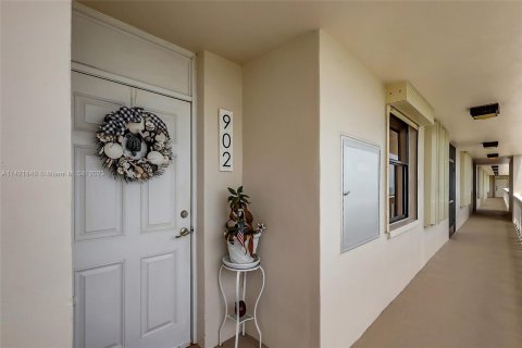 Condominio en venta en Hutchinson Island South, Florida, 2 dormitorios, 116.22 m2 № 619199 - foto 13