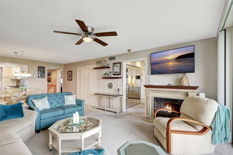 Condominio en venta en Hutchinson Island South, Florida, 2 dormitorios, 116.22 m2 № 619199 - foto 24