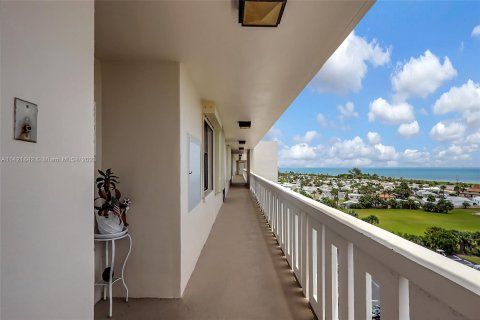 Condominio en venta en Hutchinson Island South, Florida, 2 dormitorios, 116.22 m2 № 619199 - foto 12