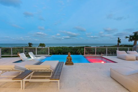 House in Hutchinson Island South, Florida 4 bedrooms, 464.51 sq.m. № 996436 - photo 7