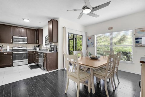 Adosado en venta en Orlando, Florida, 3 dormitorios, 154.12 m2 № 1405475 - foto 9