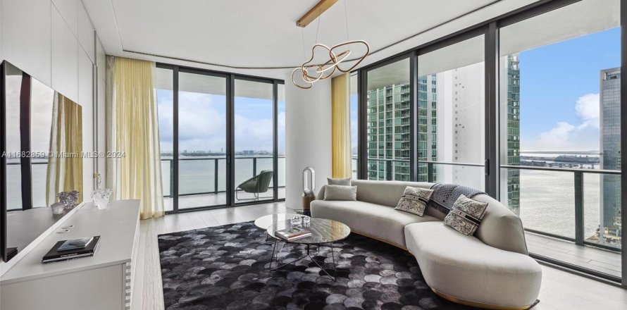 Condominio en Miami, Florida, 4 dormitorios  № 1415235