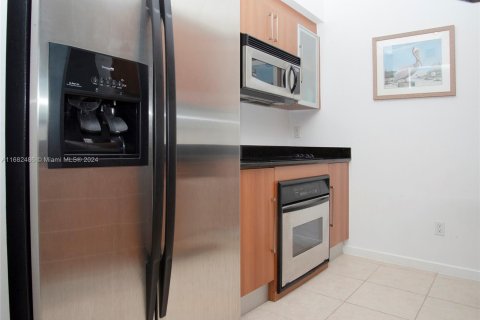 Condo in Miami, Florida, 1 bedroom  № 1415234 - photo 19