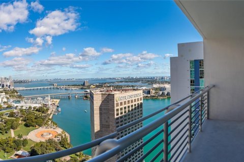 Condo in Miami, Florida, 1 bedroom  № 1415234 - photo 2