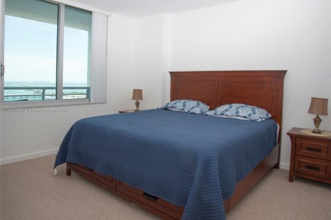 Condo in Miami, Florida, 1 bedroom  № 1415234 - photo 14