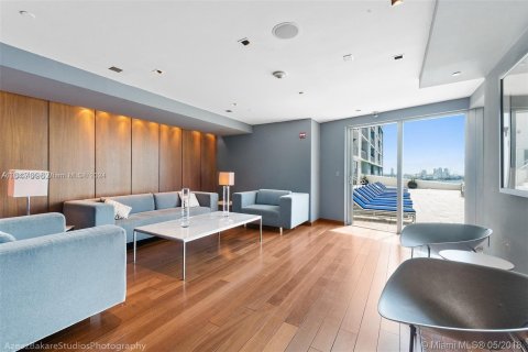 Condo in Miami, Florida, 1 bedroom  № 1415234 - photo 26