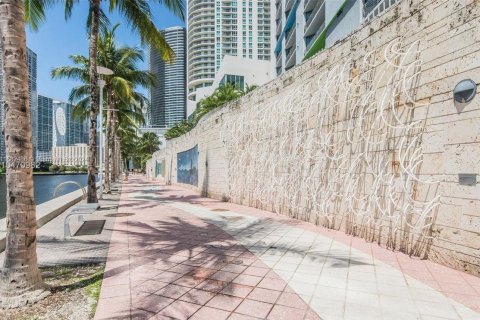 Condo in Miami, Florida, 1 bedroom  № 1415234 - photo 18