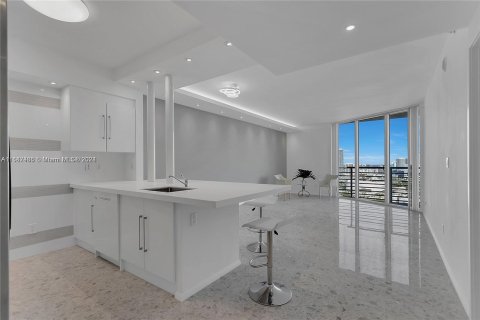 Condo in Miami, Florida, 1 bedroom  № 1415234 - photo 5