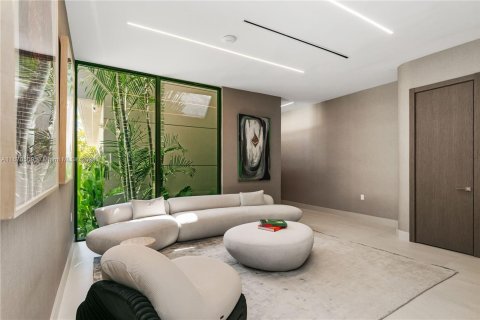 Casa en venta en Miami, Florida, 6 dormitorios, 762.73 m2 № 1415232 - foto 14