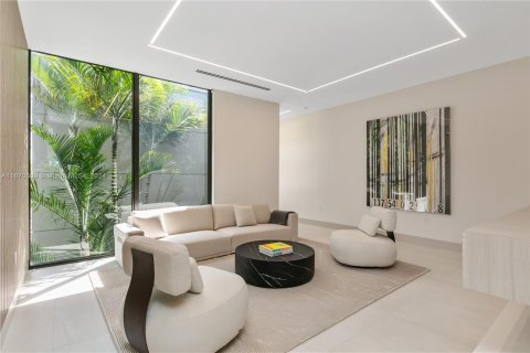 Casa en venta en Miami, Florida, 6 dormitorios, 762.73 m2 № 1415232 - foto 26