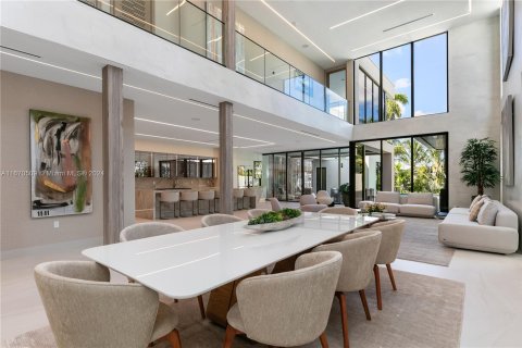 Casa en venta en Miami, Florida, 6 dormitorios, 762.73 m2 № 1415232 - foto 7