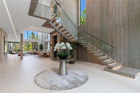 Casa en venta en Miami, Florida, 6 dormitorios, 762.73 m2 № 1415232 - foto 4